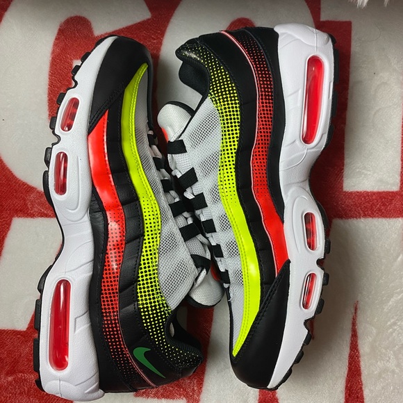 🆕 Nike Air Max 95 SE - Neon Collection - Mens - Picture 6 of 11